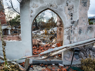 Altadena Fire (Eaton Fire) of 2025 home entrance