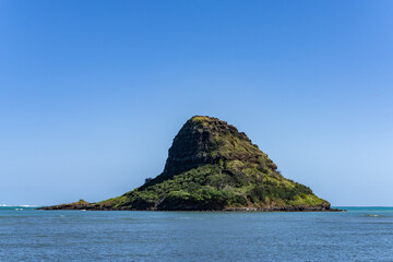 Kualoa Regional Park, Honolulu, Oahu, Hawaii. Windward Coast. Mokoliʻi / Chinaman's Hat, Kaneohe...