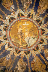 Il mosaico del soffitto del Battistero Neoniano, città di Ravenna, Emilia Romagna