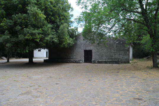 La foresta di Monte Sant'Antonio, la chiesa di Sant'Antonio