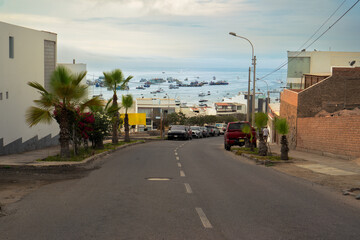 Obraz premium Coastal road leading to scenic beachfront