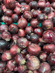 Red Onions (Turkish: Kirmizi Sogan) on a supermarket counter.