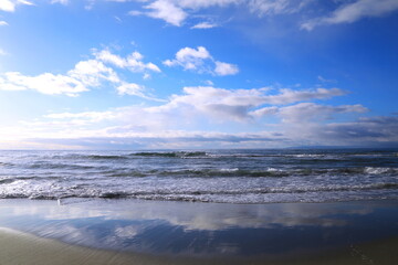 冬晴れの日本海