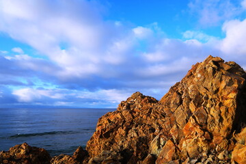 光が美しい夕暮れの日本海