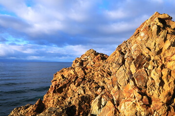 光が美しい夕暮れの日本海