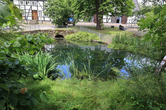 Blick auf die Emscherquelle in der Gemeinde Holzwickede	