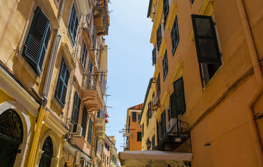 Residential buildings in the historic centre of Corfu Old Town, Greece. A UNESCO World Heritage Site, it is a stunning blend of Venetian, French and British architectural influences. 