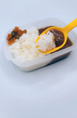 シンプルなカレーライス弁当・子供用ランチボックス／Simple curry rice bento/kids' lunch box／심플한 카레라이스 도시락・어린이용 런치 박스