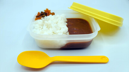 シンプルなカレーライス弁当・子供用ランチボックス／Simple curry rice bento/kids' lunch box／심플한 카레라이스 도시락・어린이용 런치 박스