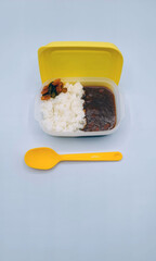 シンプルなカレーライス弁当・子供用ランチボックス／Simple curry rice bento/kids' lunch box／심플한 카레라이스 도시락・어린이용 런치 박스