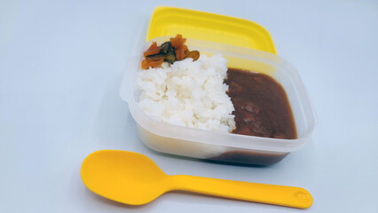 シンプルなカレーライス弁当・子供用ランチボックス／Simple curry rice bento/kids' lunch box／심플한 카레라이스 도시락・어린이용 런치 박스