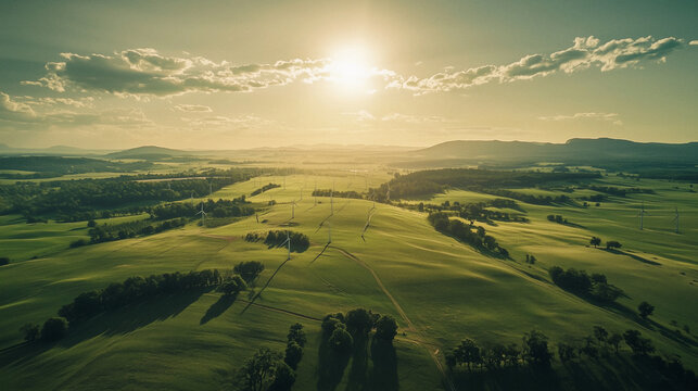 Landschaft mit tiefstehender Sonne, Natur windrad, windr&auml;der, strom, wind, energie, kraft, windkraftanlage, landschaft, elektrizit&auml;t, umwelt, umweltfreundlich, nachhaltig, gr&uuml;n, feld, abendrot, morgen