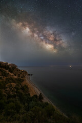 Vía lactea sobre el mar