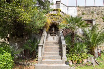 Fototapeta premium scale con madonnina