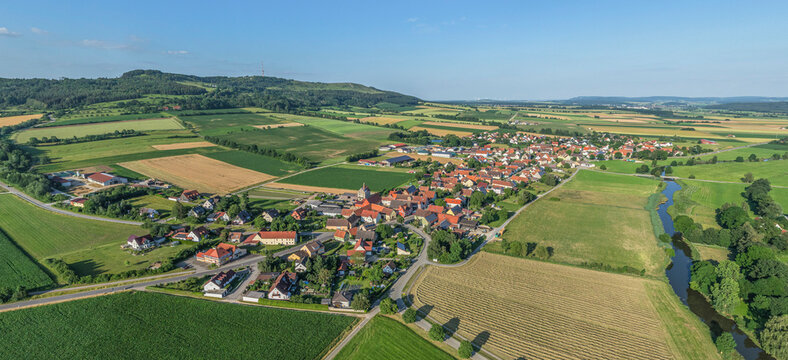 Die Erholungsregion Hesselberg rund um die Gemeinde Gerolfingen im Luftbild