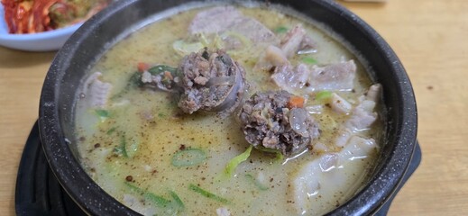 Eat Korean traditional food, Sundaeguk