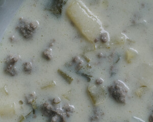 Kräftige Hackfleisch-Lauch-Suppe – Wärmendes Winteressen