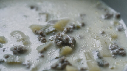 Kräftige Hackfleisch-Lauch-Suppe – Wärmendes Winteressen