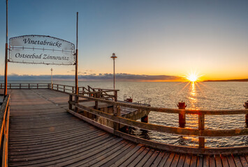 Panoramaview Vinetabrücke Ostseebad Zinnowitz zum Sonnenaufgang - text: Vineta Bücke Baltic Sea...