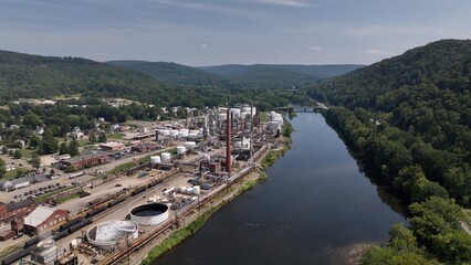 United Refining Company petroleum oil refinery in Warren, Pennsylvania processing 70,000 barrels of...