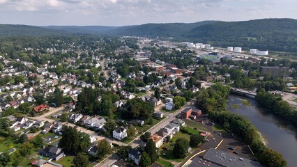 Good Living in urban neighborhood homes  in Warren, Pennsylvania with historic architecture near Allegheny National Forest and Allegheny river used for boating and fishing 