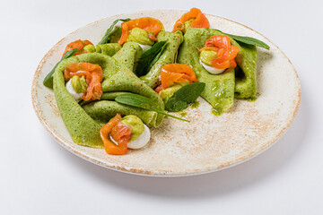 spinach pancakes with salmon