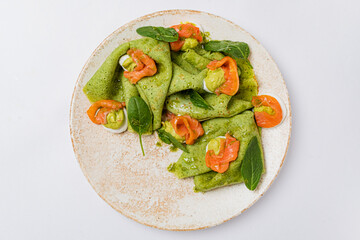 spinach pancakes with salmon