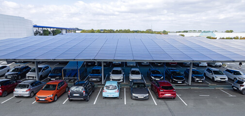 Installation de panneaux photovoltaïque en couverture d'un parking