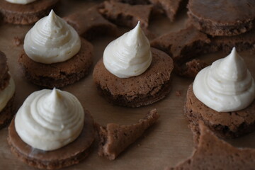 Cookie with Vanilla Cream Filling