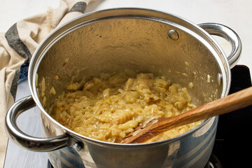 Process of making french onion soup