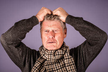 Zum Haare raufen / zum an den Haaren ziehen