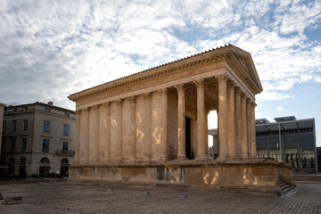 Obraz premium Maison carrée, an ancient Roman temple in Nîmes in winter, Gard, South of France