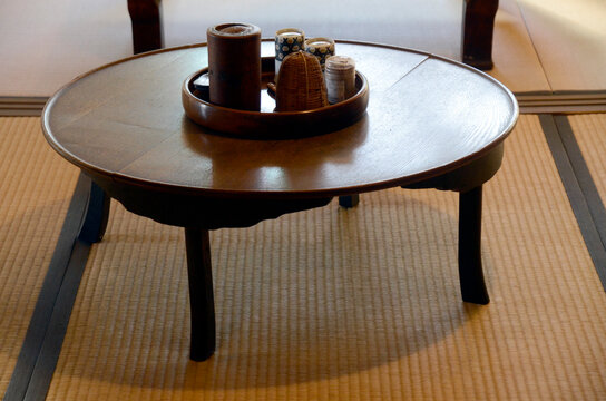 ちゃぶ台」の写真素材 | 8,532件の無料イラスト画像 | Adobe Stock