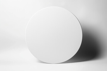 輝く白く丸い看板、純粋な円