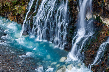 Obraz premium 青く美しい北海道の滝