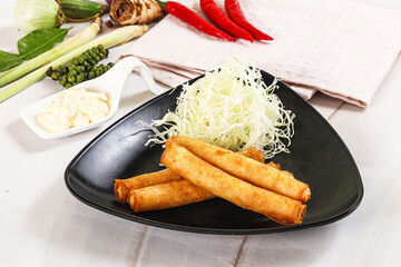 Fried spring roll with prawn