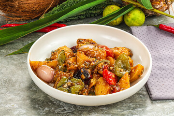 Potato with bell pepper and gravy