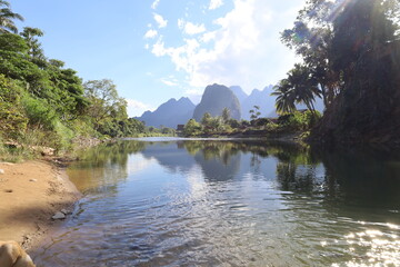Obraz premium Pha Tang and Xong River in Vang Vieng, Laos 