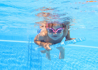 Underwater Baby swimming