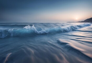 Obraz premium Tranquil Blue Waves at Sunset: Gentle Ocean and Twilight Horizon