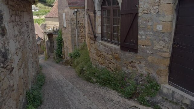 The narrow lanes of Beynac et Cazenac, Dordogne, France