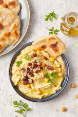 Safran Hummus with Flat Bread