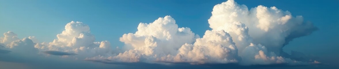 Obraz premium Clouds with mammatus formations and strong updrafts, turbulent clouds, mammatus clouds, severe weather