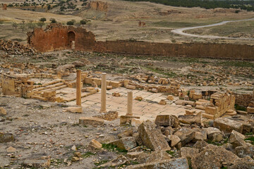 l'area archeologica dell'antico presidio militare romano di Ammaedara nei pressi della cittadina di...