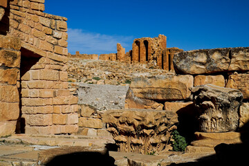 l'area archeologica dell'antico presidio militare romano di Ammaedara nei pressi della cittadina di...