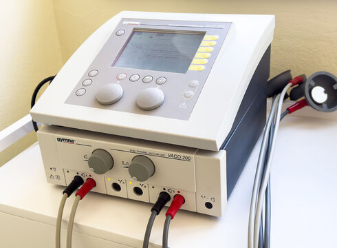 Medical dual channel vacuum device for physical therapy