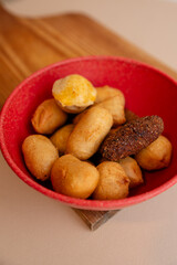 Salgado brasileiro de festa coxinha, empada, hamburguer