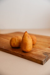 Salgado brasileiro de festa coxinha, empada, hamburguer