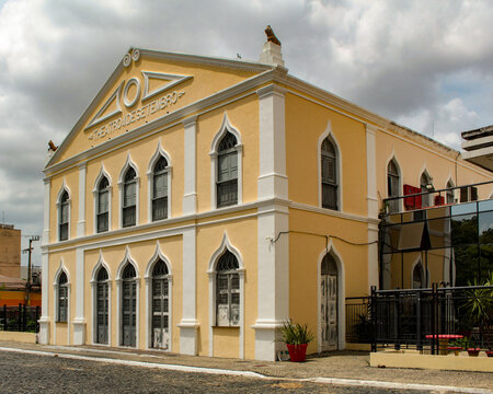 Facade of the 4 de Setembro Theater in Pra&ccedil;a Pedro II, center of the city of Teresina, capital of the state of Piau&iacute;, northeast of Brazil