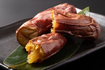 ［鹿児島県産　紅はるか］甘蜜　やきいも © UMI